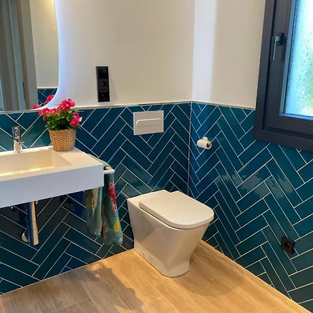 Villa Agua Marina Nueva Del 2024 Diseno A 15 Minutos Andando De La Playa Moderna Comoda Tranquila